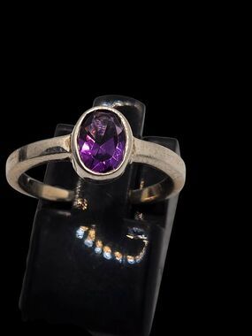 Sterling Silver Oval Amethyst Ring • Size 6.25